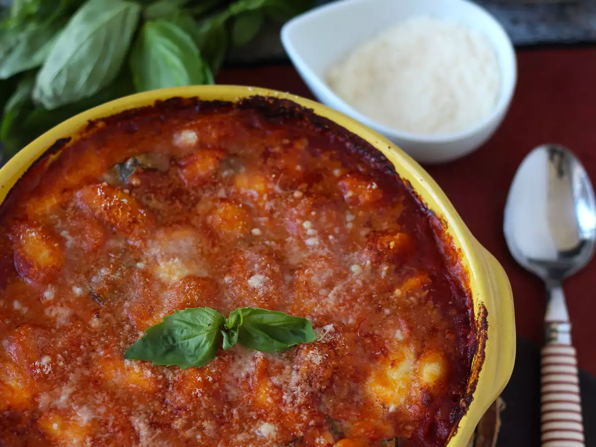 Quick and comforting tomato and mozzarella gnocchi gratin – baked gnocchi alla sorrentina - photo 3