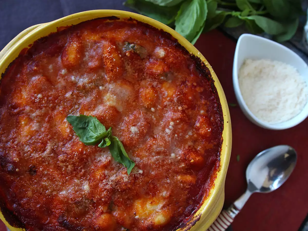 Quick and comforting tomato and mozzarella gnocchi gratin – baked gnocchi alla sorrentina - photo 5