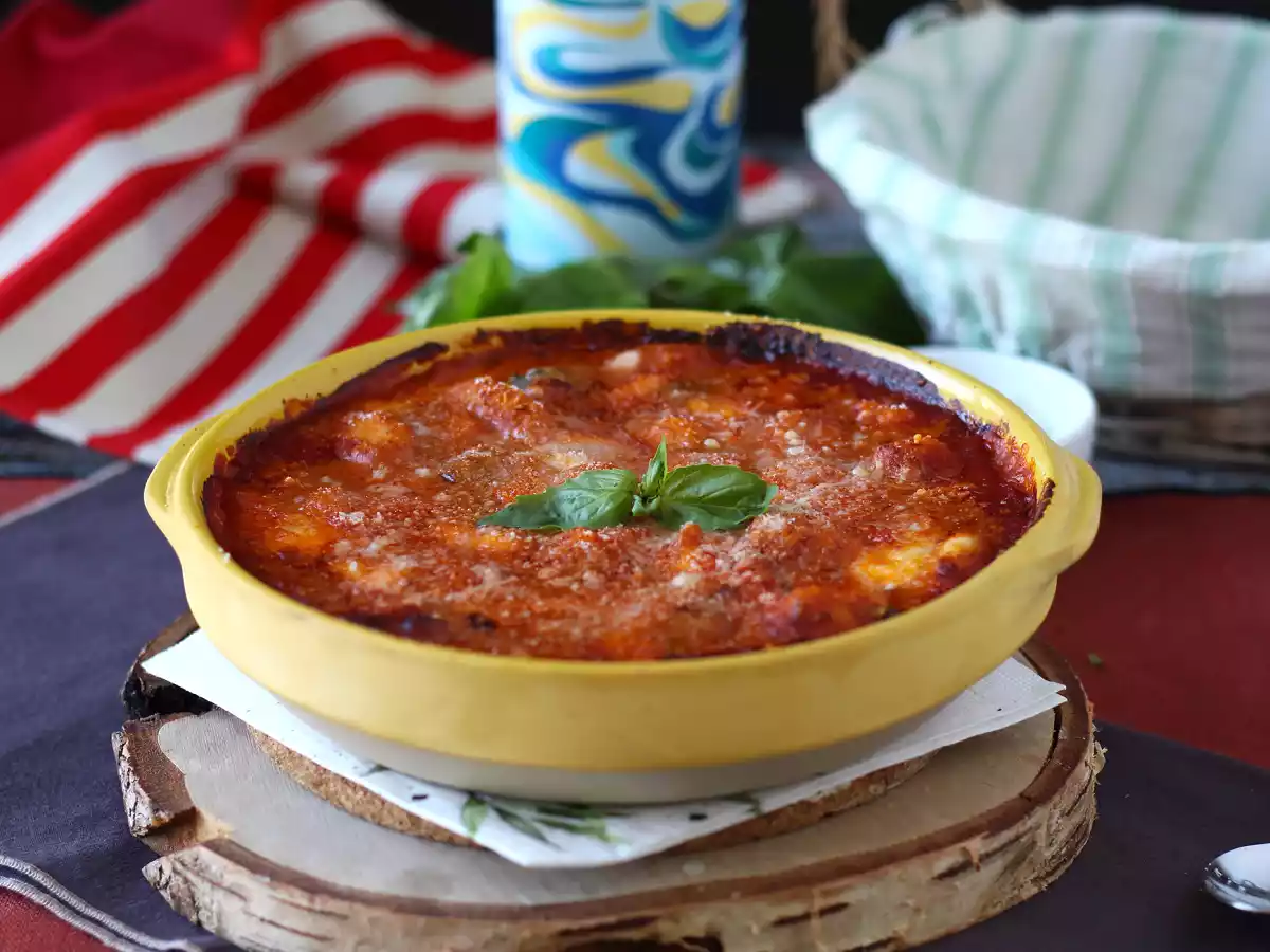 Quick and comforting tomato mozzarella gnocchi gratin - oven baked gnocchi alla sorrentina