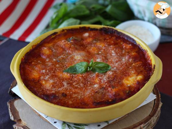 Quick and comforting tomato mozzarella gnocchi gratin - oven baked gnocchi alla sorrentina - photo 4