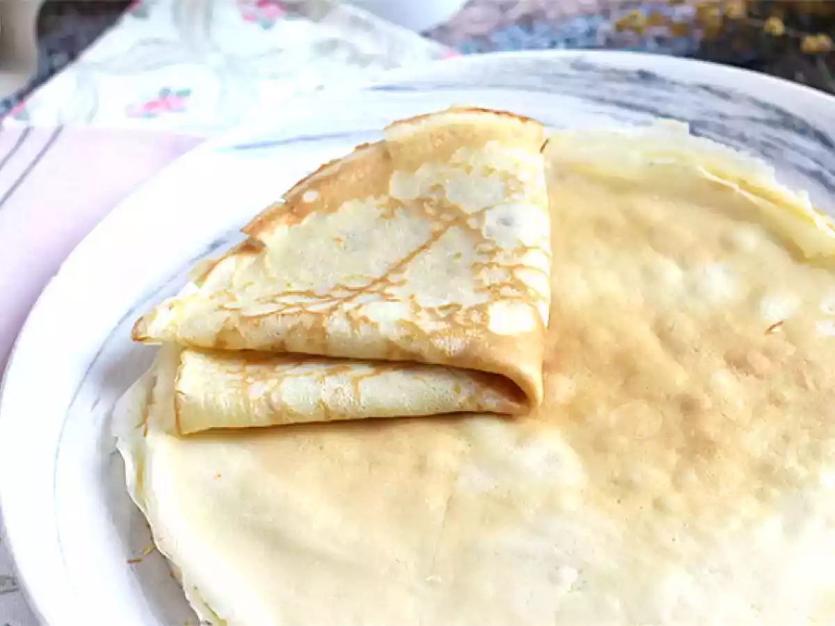 Quick and easy French crepe batter recipe - you'll love this sweet snack!