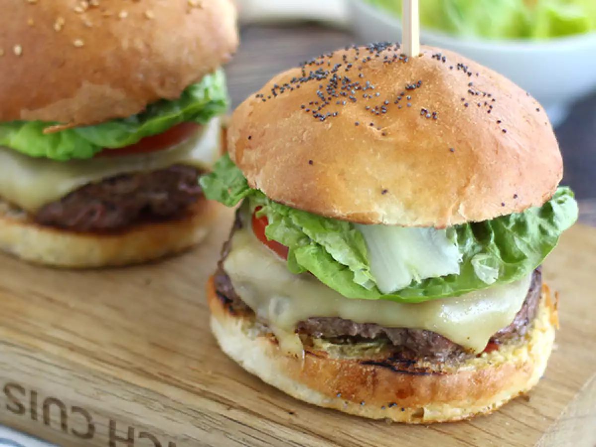 Quick and easy homemade burger - photo 2