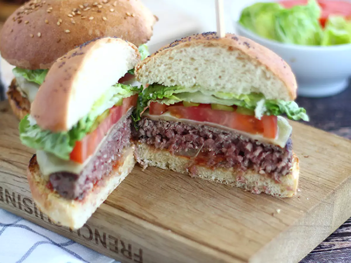 Quick and easy homemade burger - photo 3