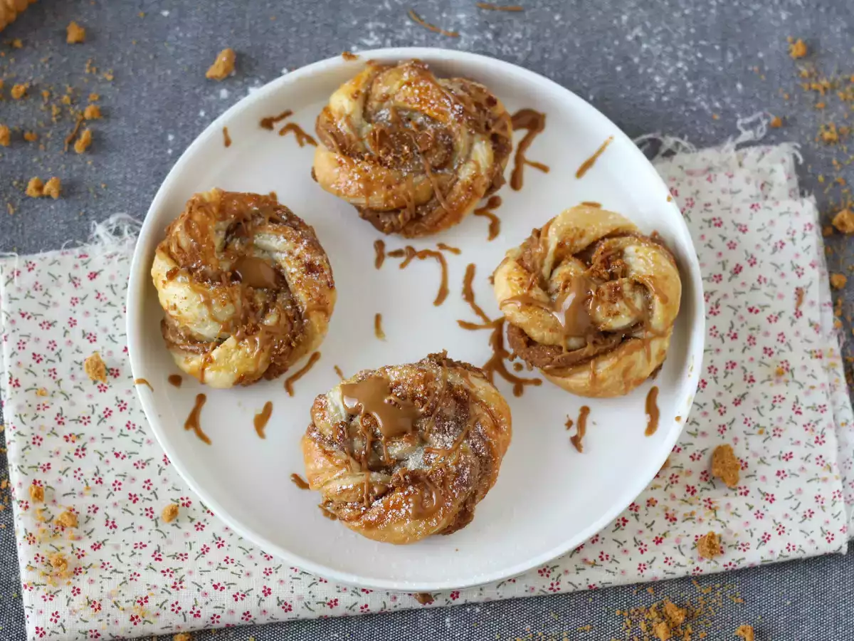 Quick and easy speculoos puff pastry cookies - photo 4