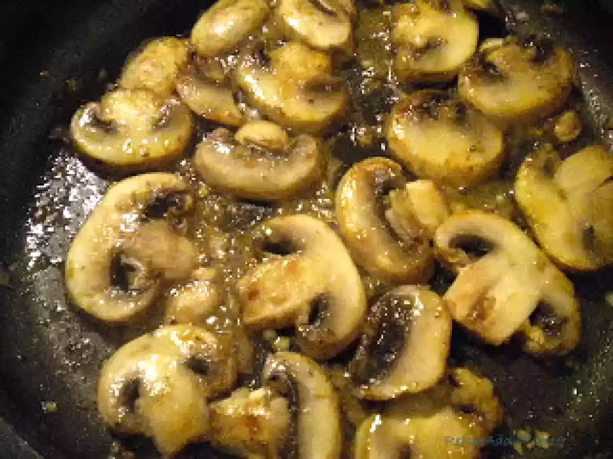 Quick and Tasty...Steak Tips with Peppered Mushroom Gravy - photo 3