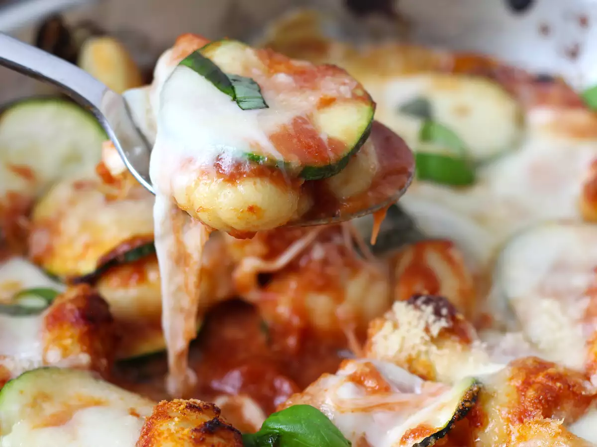 Quick recipe for zucchini and mozzarella gnocchi gratin - photo 7