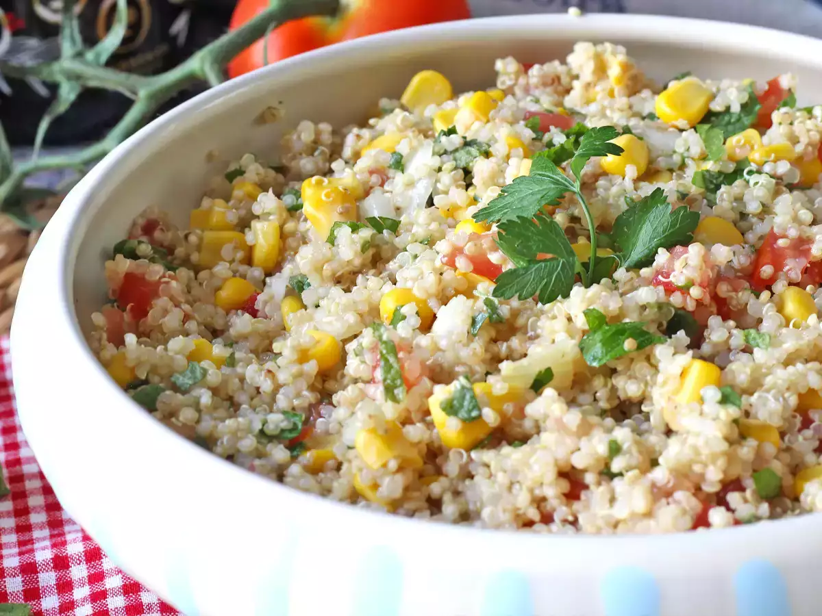 Quinoa salad with a tabbouleh flavor: Refreshing and even healthier - photo 4