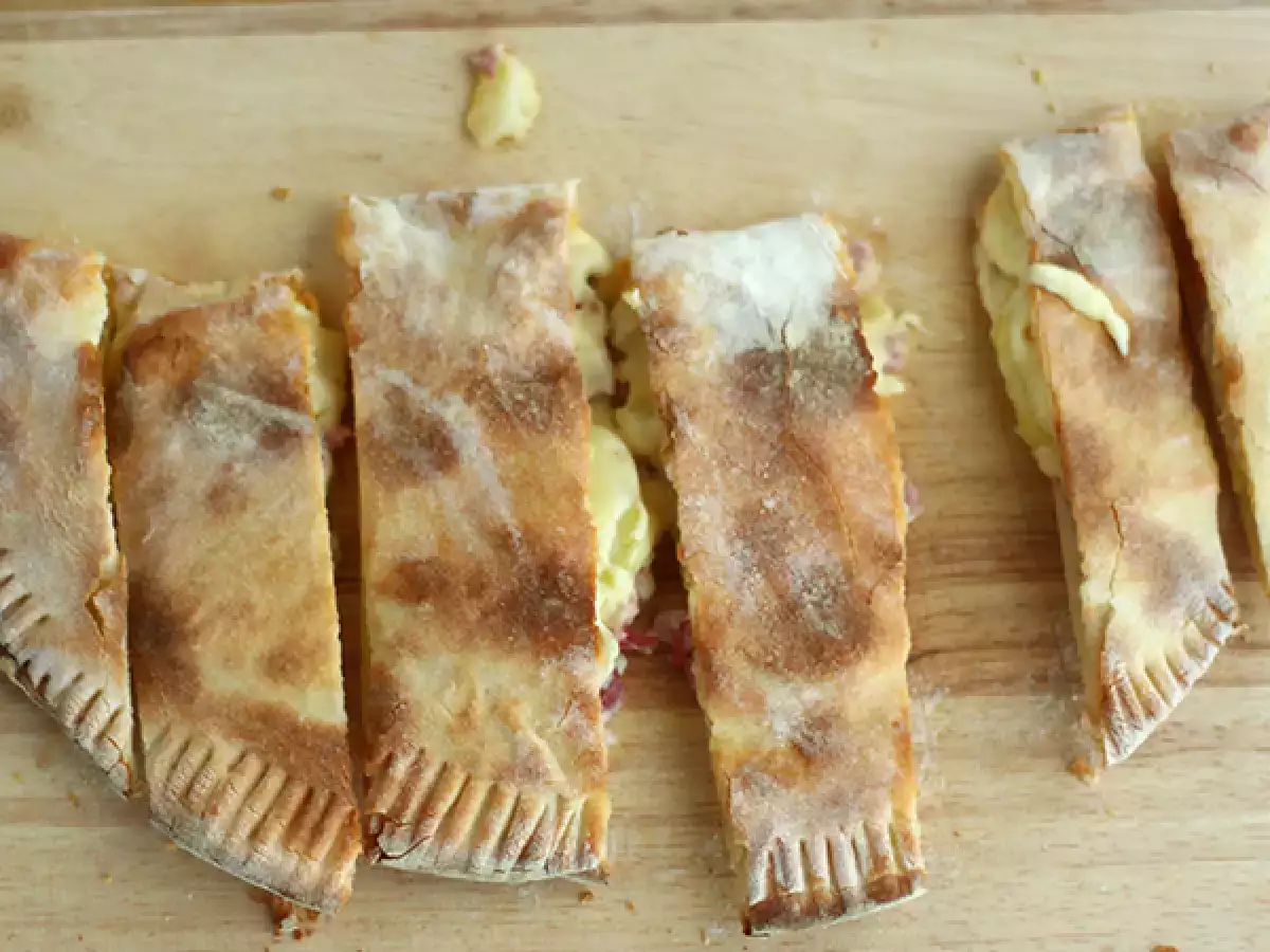 Raclette calzone, the Savoyard-style calzone - photo 2