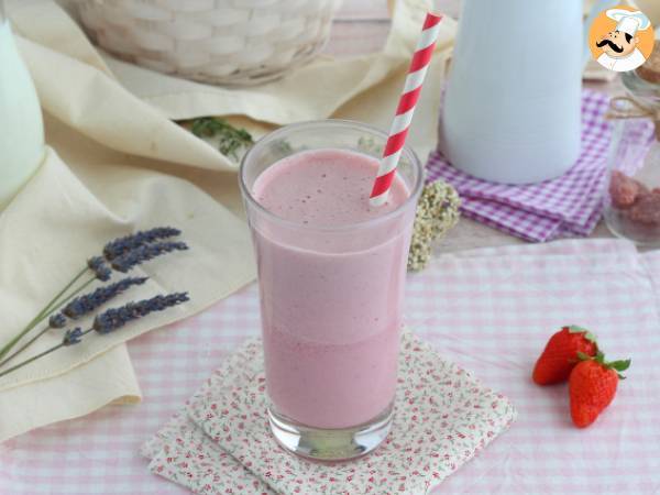 Raspberry and strawberry milkshake