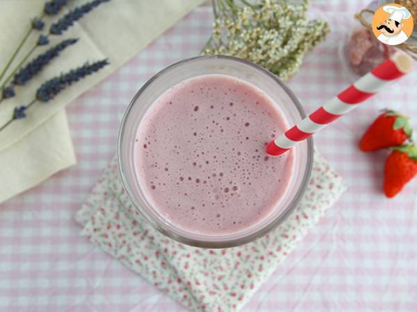 Raspberry and strawberry milkshake - photo 4