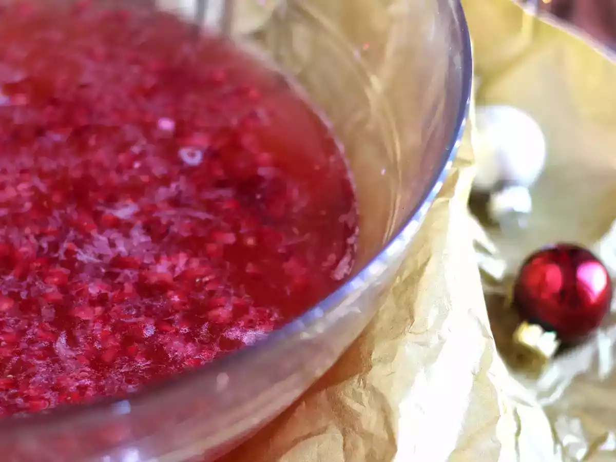 Raspberry champagne soup - photo 4