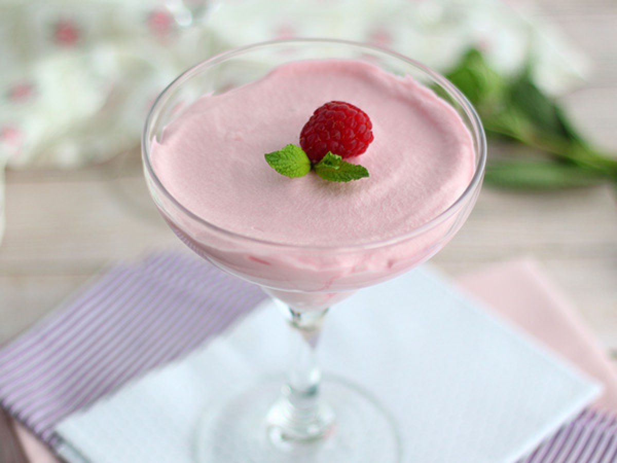 Raspberry mousse