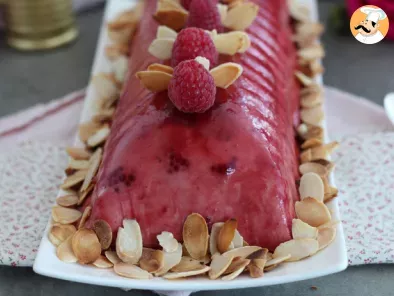 Raspberry tiramisu cake log - photo 4