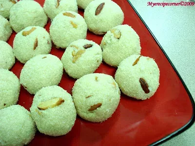 Rava Ladoo Indian Sweet Cream Of Wheat Balls Recipe Petitchef