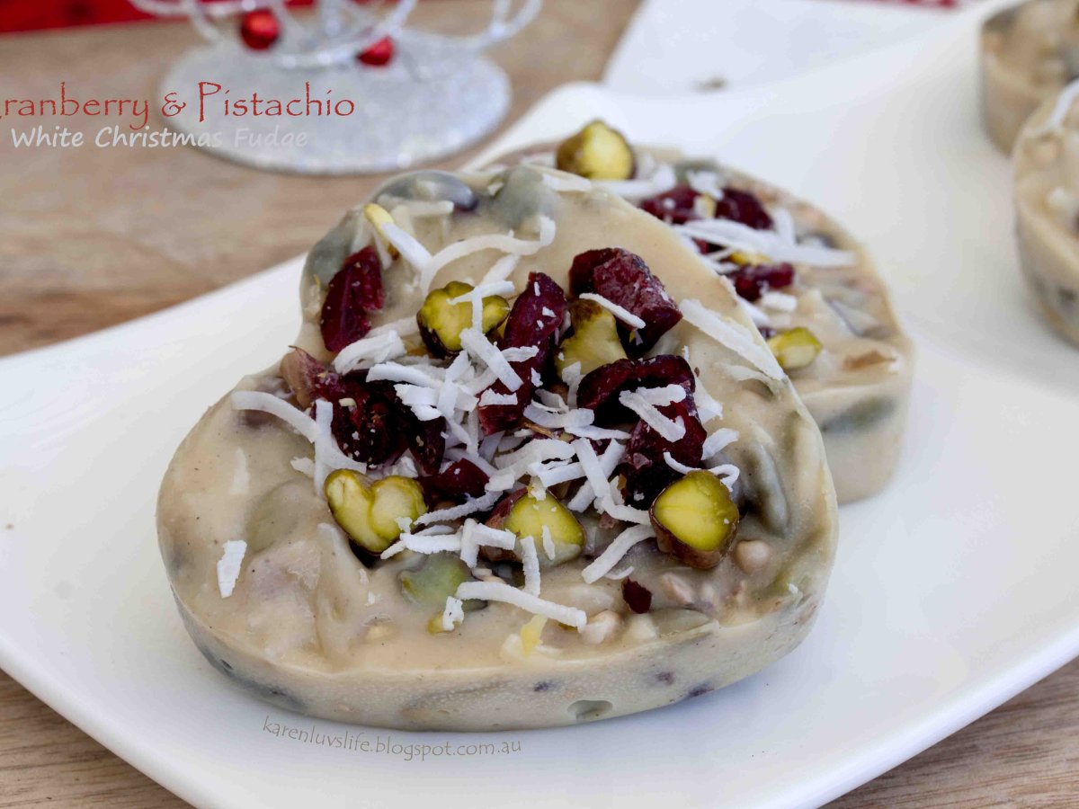 Raw cranberry and pistachio white chocolate fudge, Recipe Petitchef
