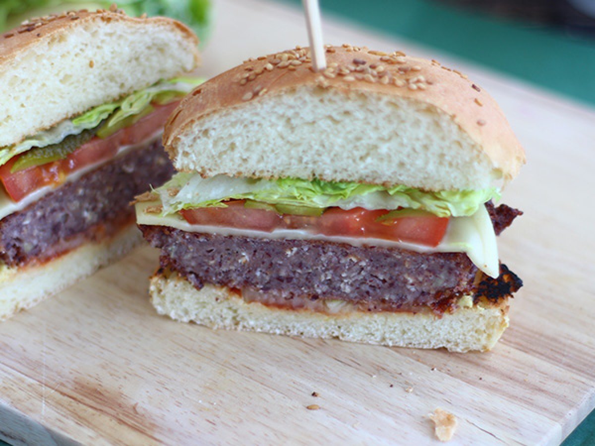 Red beans vegetarian cheeseburger - Video recipe! - photo 3