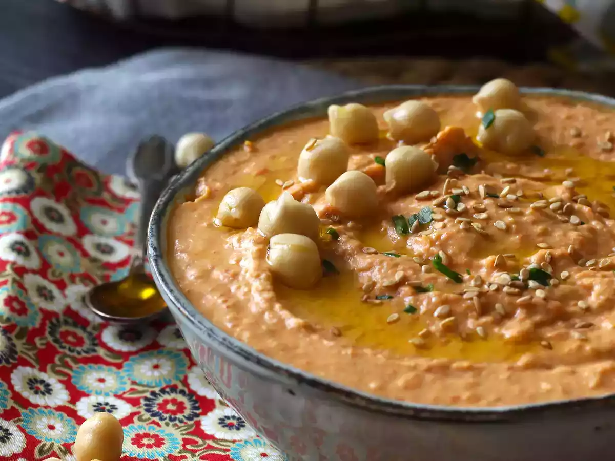 Red bell pepper hummus - photo 3