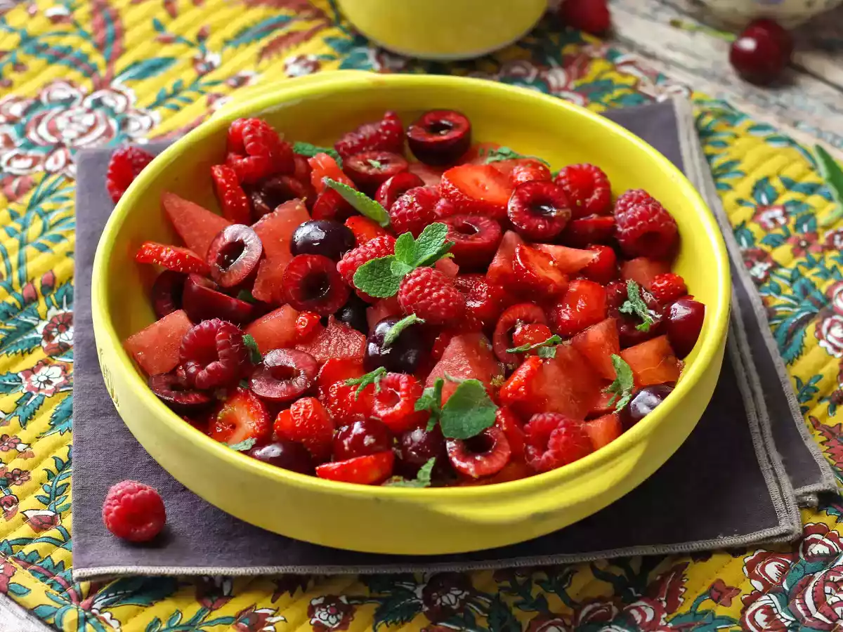 Red fruit salad: strawberry, raspberry, cherry and watermelon, perfect for summer! - photo 2