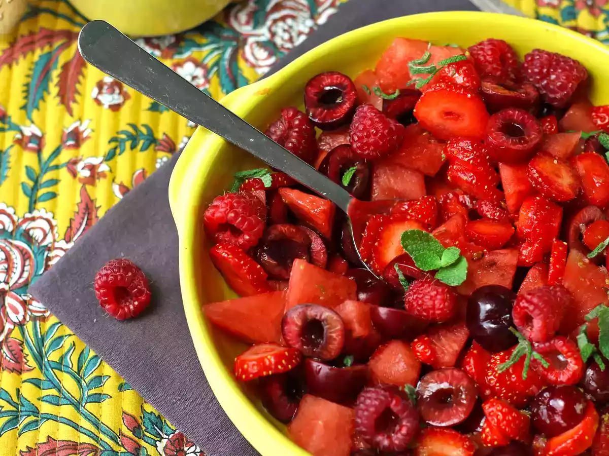 Red fruit salad: strawberry, raspberry, cherry and watermelon, perfect for summer! - photo 3