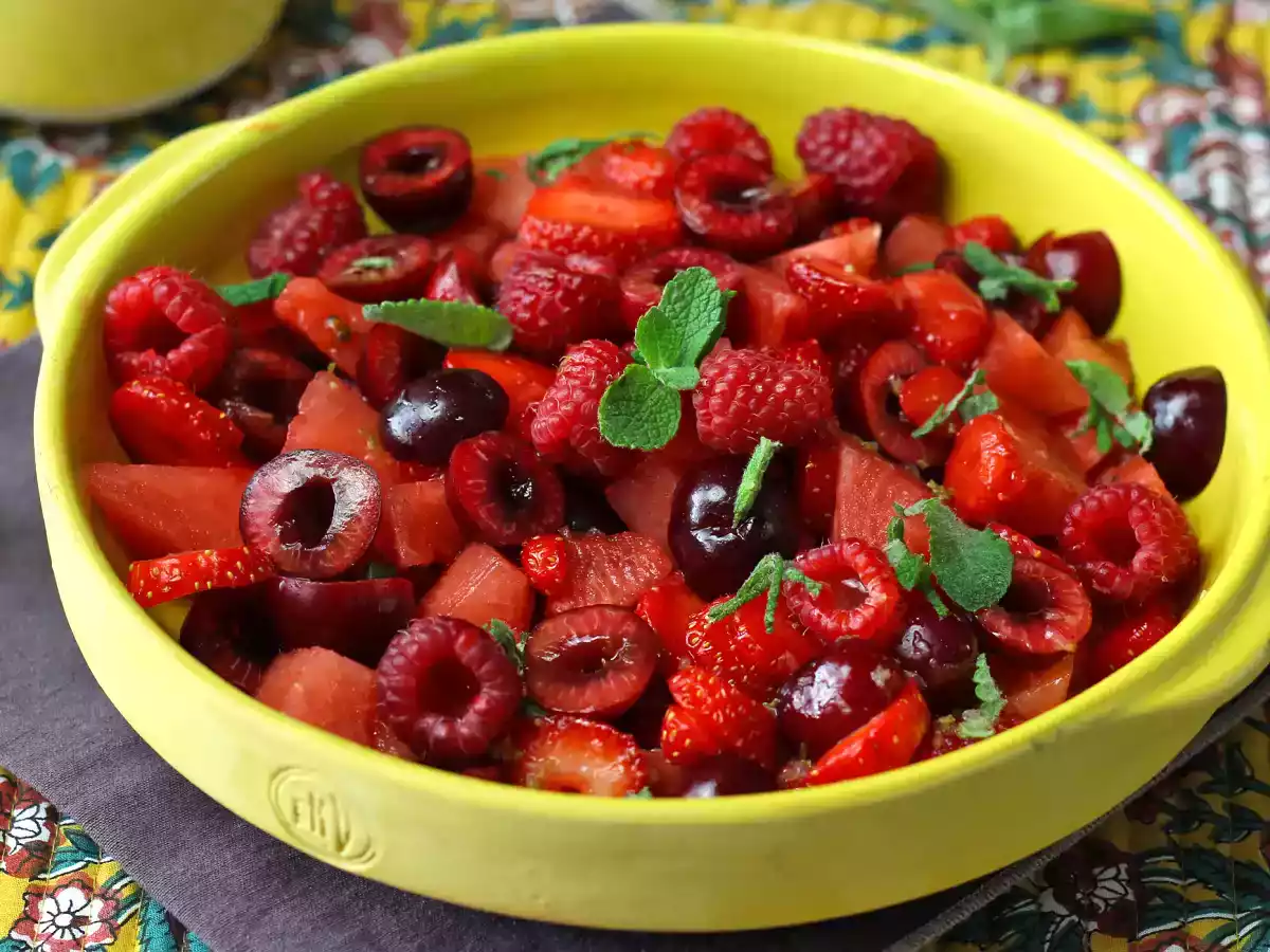 Red fruit salad: strawberry, raspberry, cherry and watermelon, perfect for summer! - photo 4