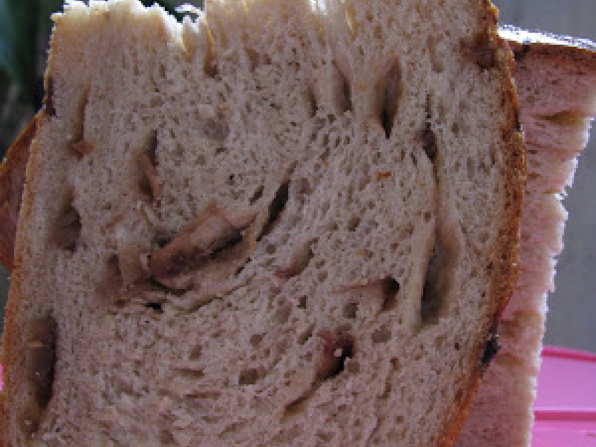 Red Wine Longan Bread