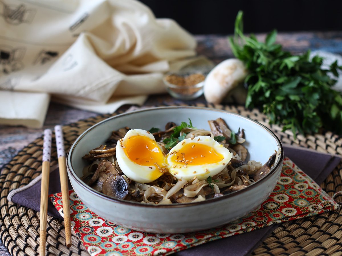 Rice noodles with mushrooms and their soft-boiled egg! - photo 3