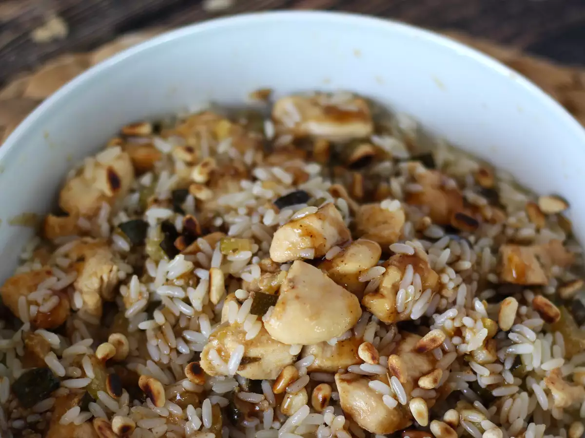 Rice salad with chicken, zucchini, pine nuts, and balsamic glaze - photo 4