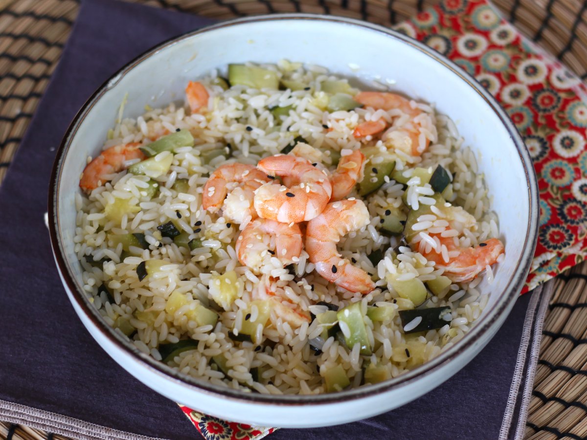 Rice salad with prawns, zucchini and ginger - photo 3