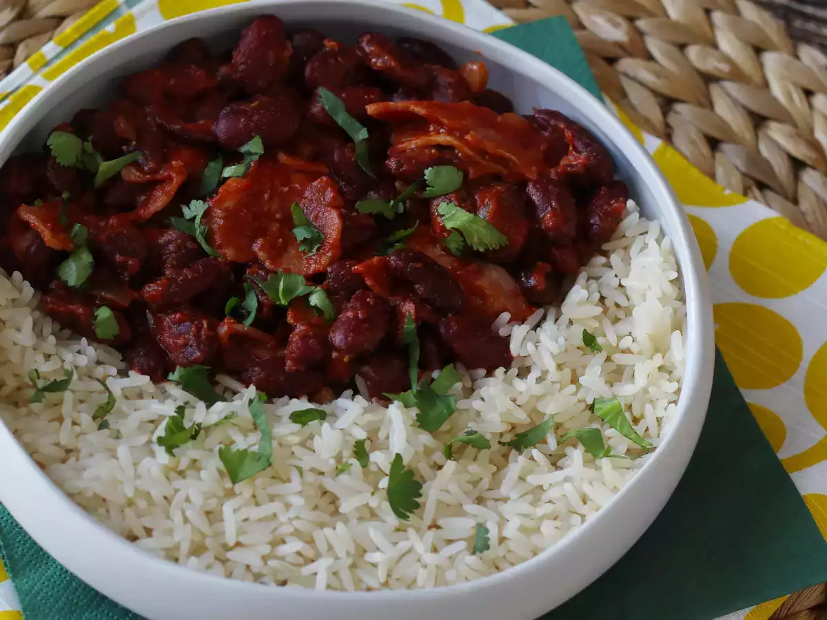 Rice with red beans and bacon: a typical Cuban dish - photo 2