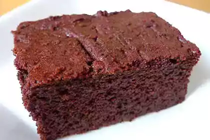 Rich chocolate cake recipe: a simple and tasty dessert