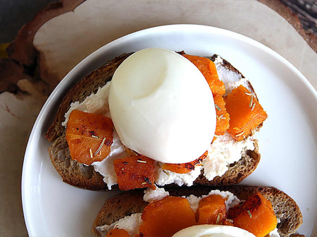 Ricotta, butternut and egg toast - photo 3