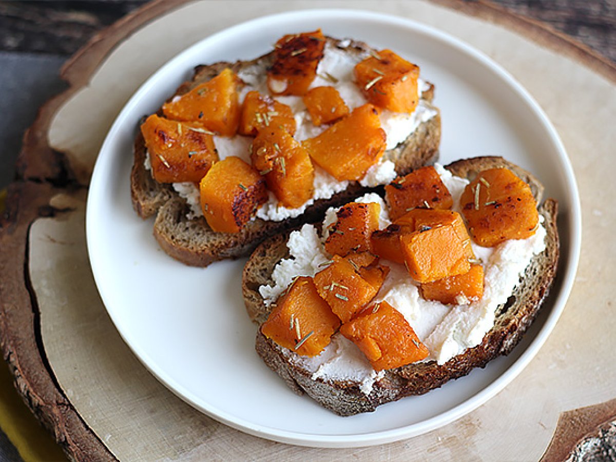 Ricotta, butternut and egg toast - photo 5