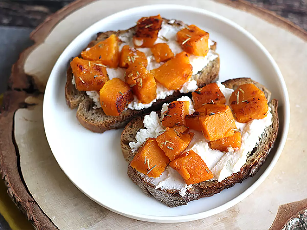 Ricotta, butternut and egg toasts - photo 5