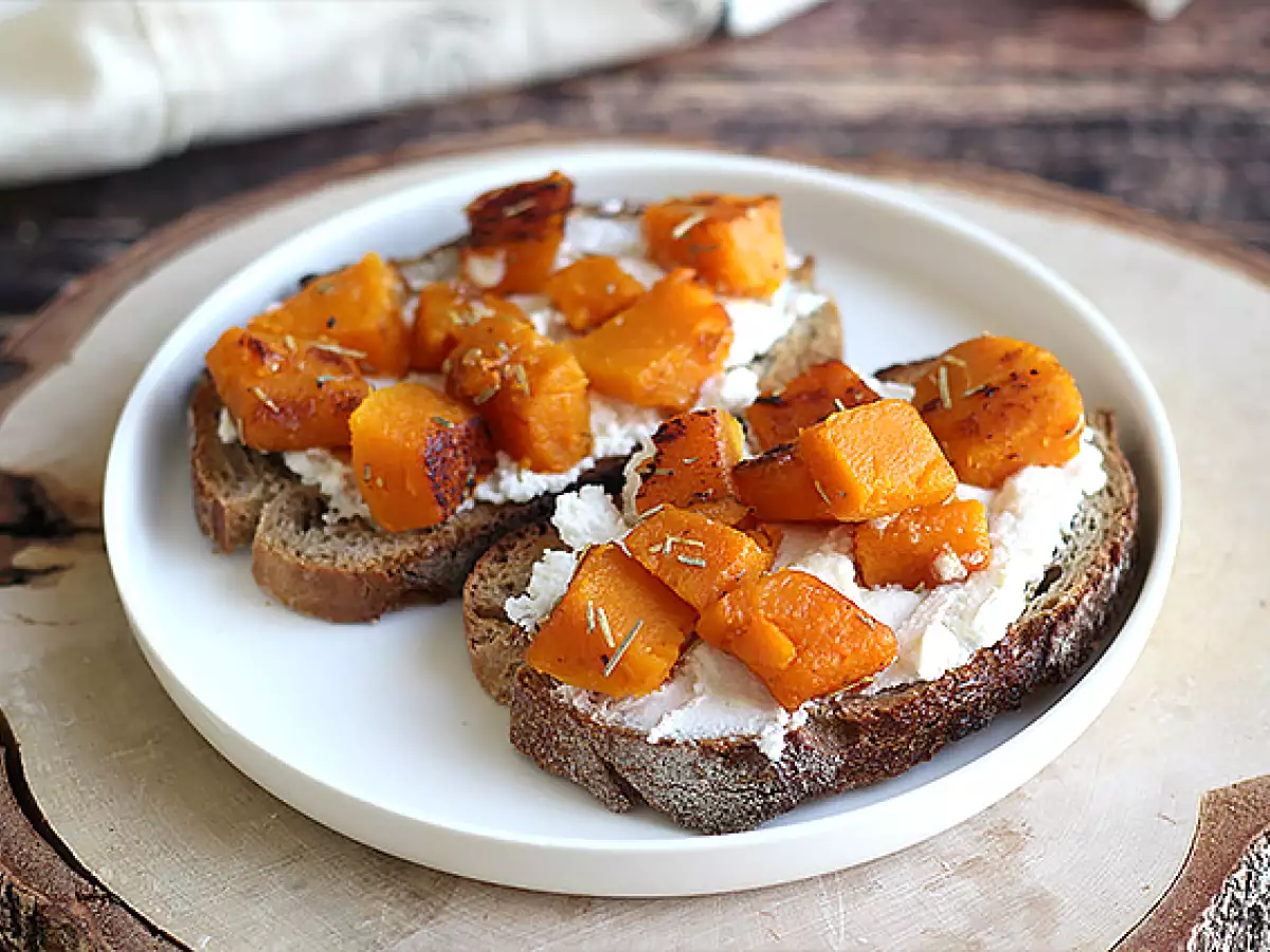 Ricotta, butternut squash and egg toasts