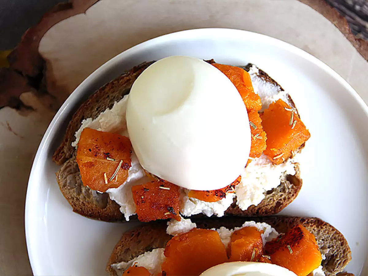 Ricotta, butternut squash and egg toasts - photo 3