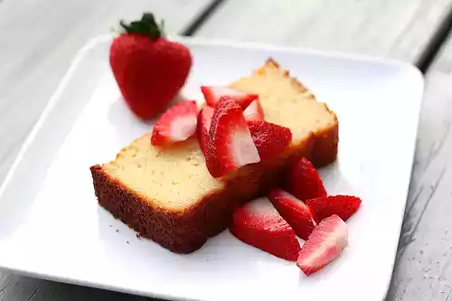 Ricotta lemon pound cake recipe with strawberries