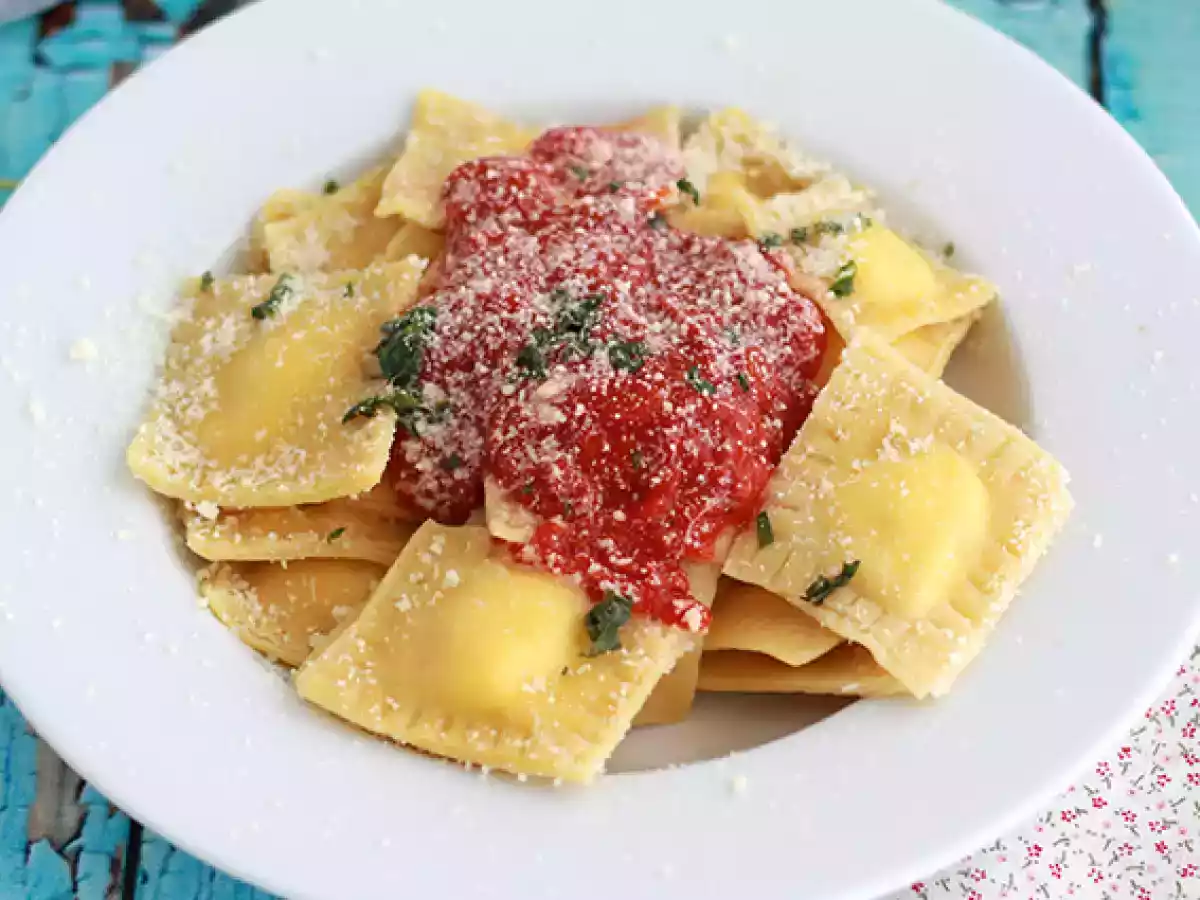 Ricotta ravioli: a step-by-step recipe