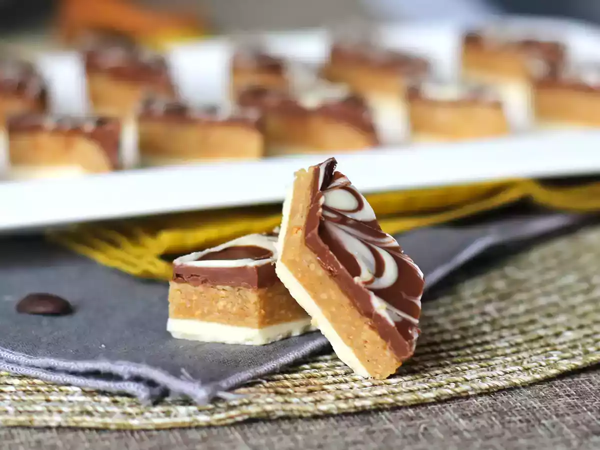 Rkhama, the Moroccan peanut and chocolate candy that doesn't need an oven
