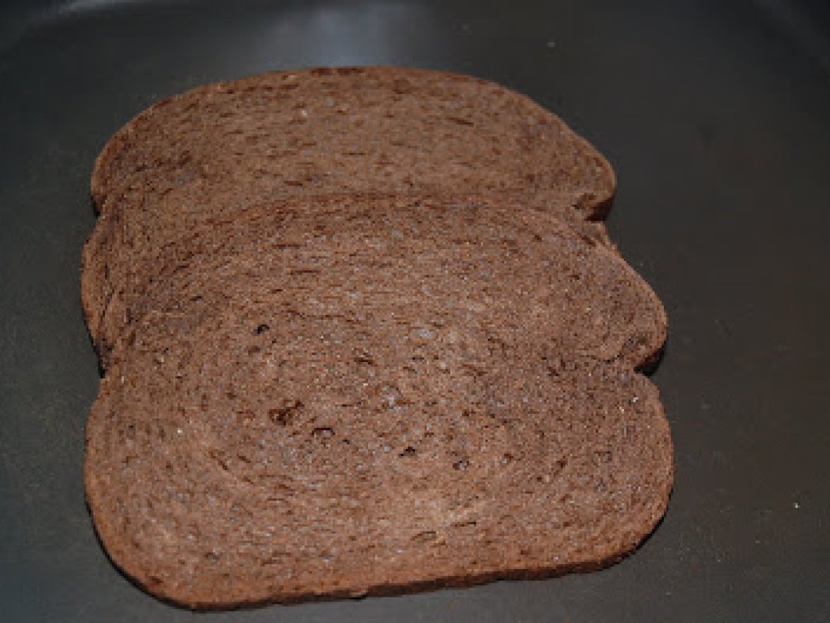 RM2- Day 21- Broiled Cheesy Garlic Pumpernickel Bread - photo 5