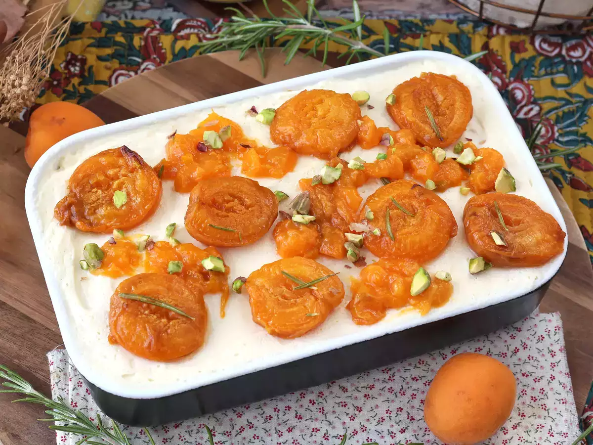 Roasted apricot tiramisu for summer - photo 2