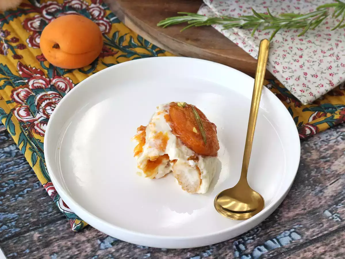 Roasted apricot tiramisu for summer - photo 3