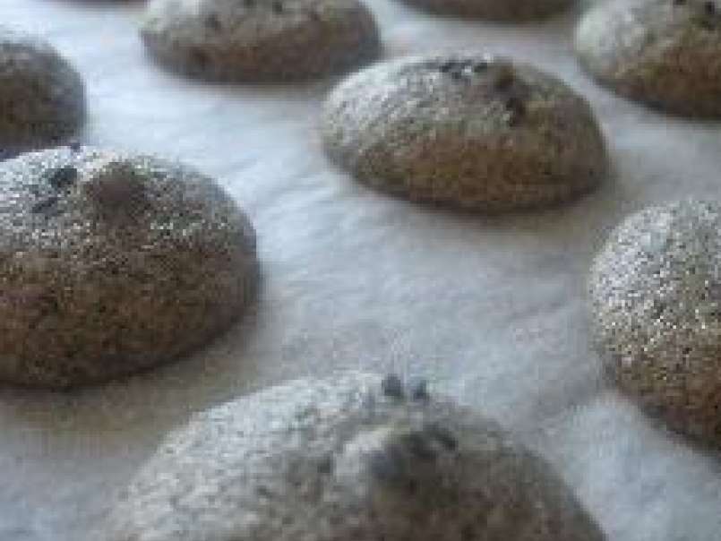 Roasted Black Sesame Macarons, photo 1