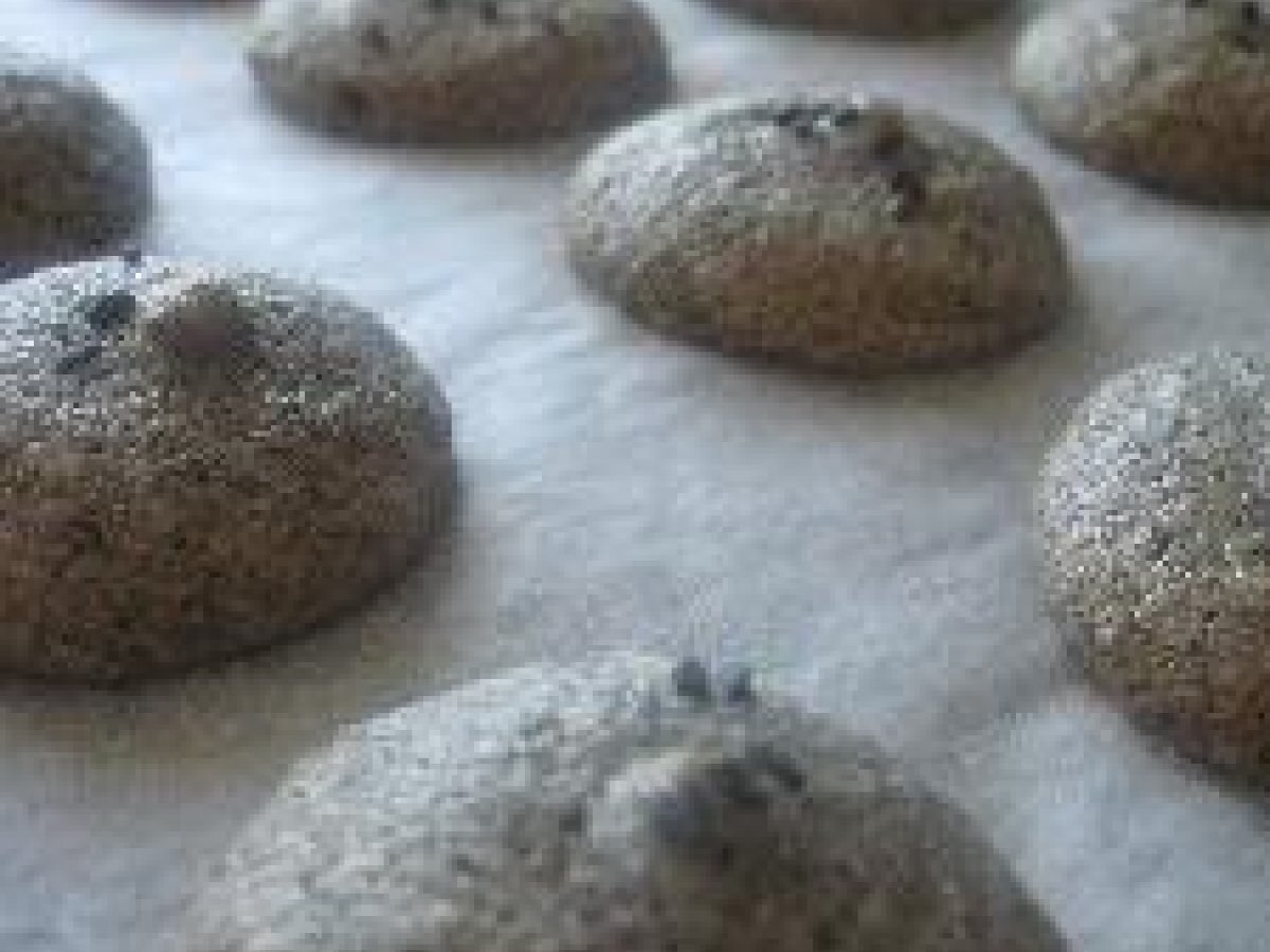 Roasted Black Sesame Macarons