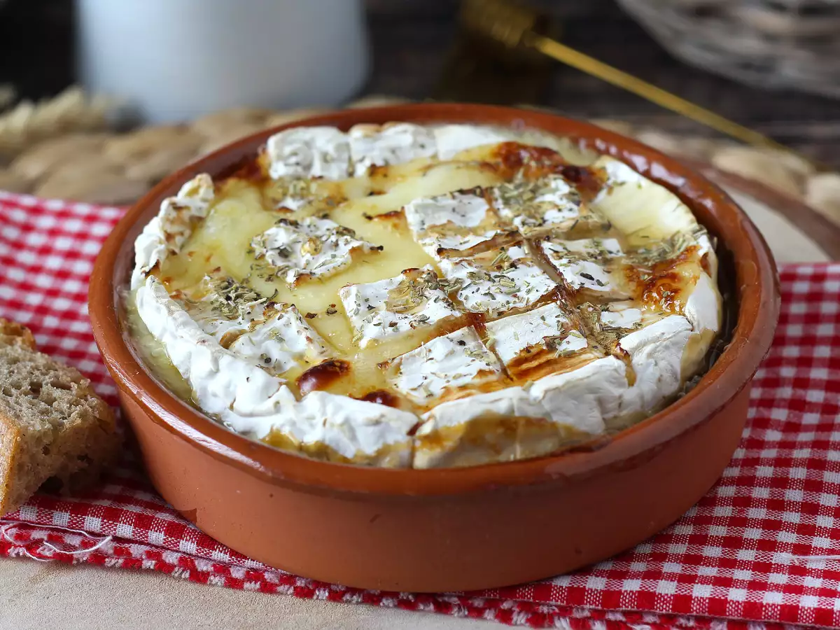 Roasted Camembert in the Air Fryer, nice and gooey! - photo 2