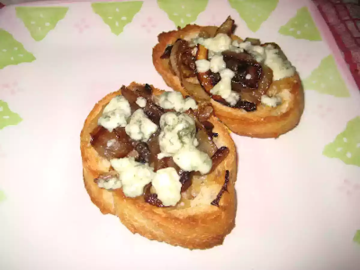 Roasted Garlic, Caramelized Onions and Gorgonzola Crostini
