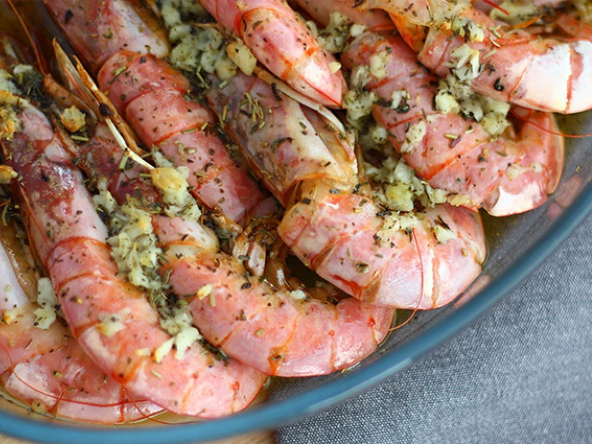 Roasted prawns with garlic and herbs - photo 2