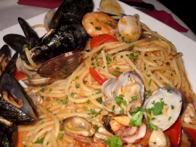 Rome and Seafood Spaghetti-Spaghetti Allo Scoglio - photo 2