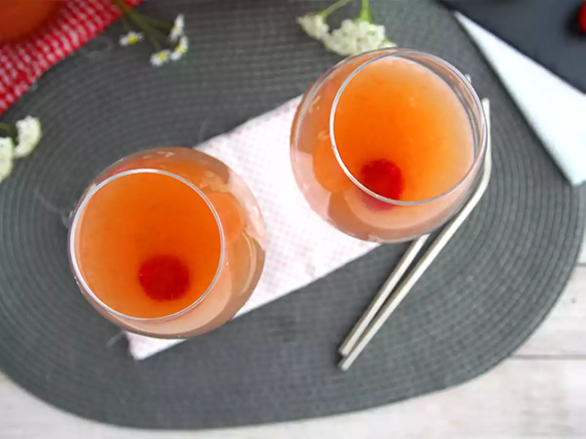Rosé sangria with rosé wine - photo 3