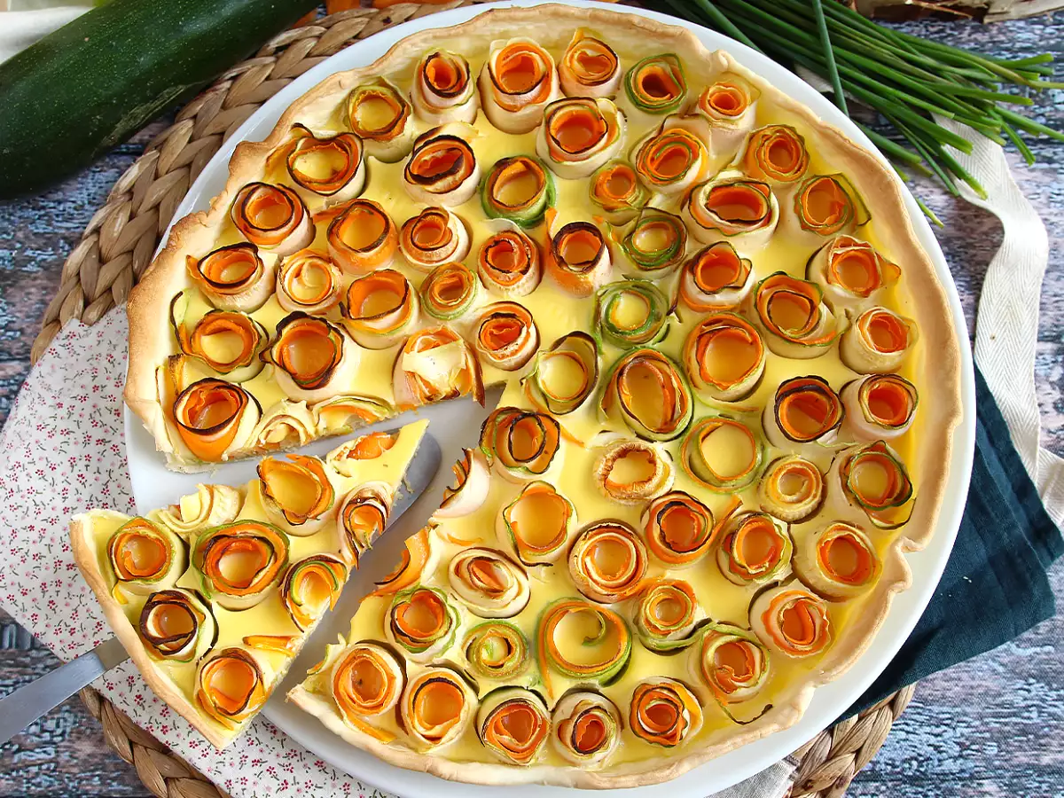 Rose-shaped zucchini and carrot quiche - photo 6