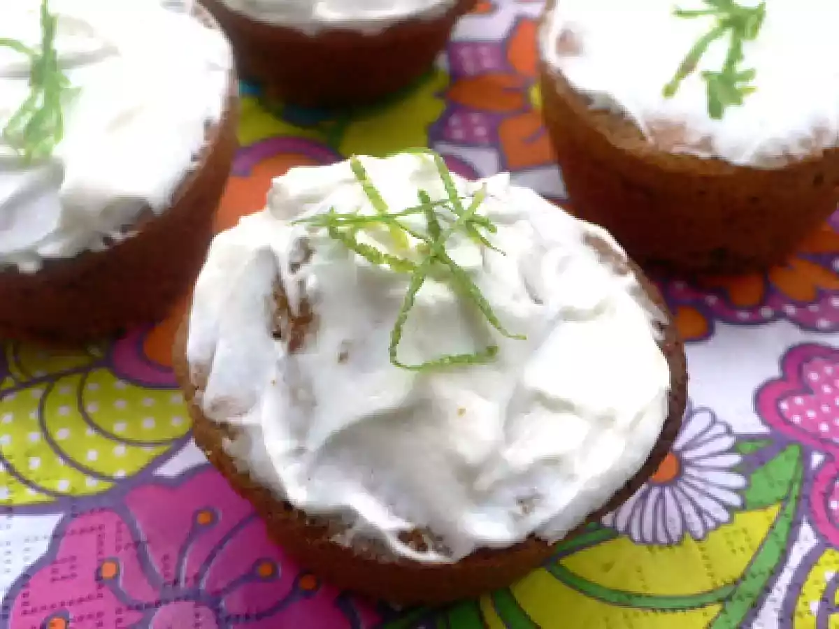 Rum cake cupcakes